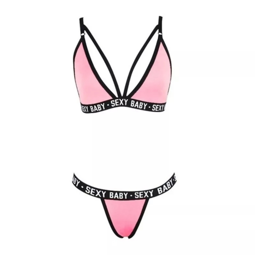 Pretty little thing. Bra & underwear.